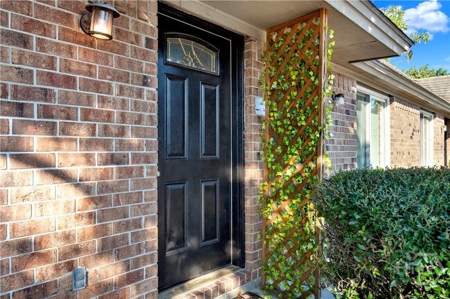 Photo - 102 W Magnolia Ave