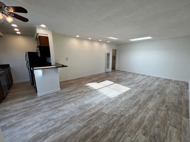 Photo - 12727 Matteson Ave Unidad 7