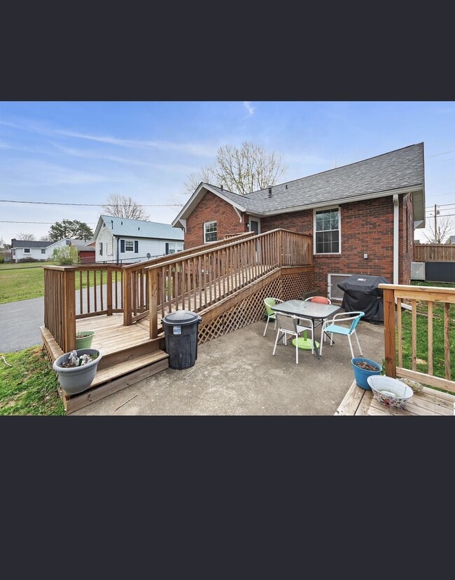 Photo - 306 W Fairview Ave