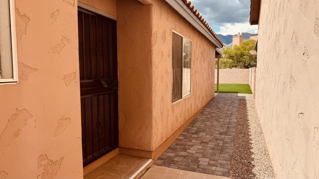 7745 E Entrada De Ventana