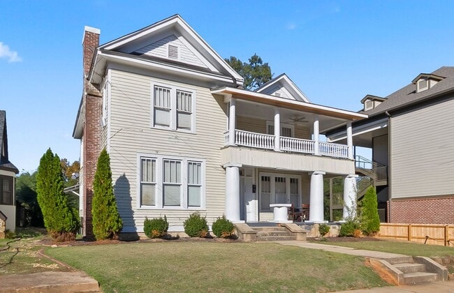 Building Photo - 1300-1302 Riverside Dr