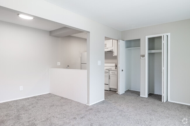 2HAB, 1BA - 900&nbsp;ft² - Cocina - Cove On 13 - Roseville, MI