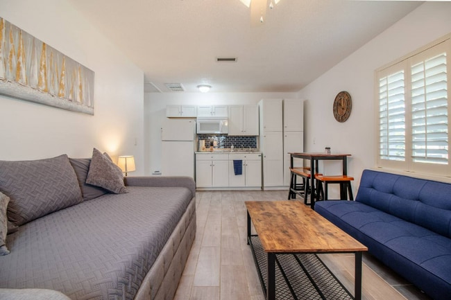 Photo - 3120 Peel Ave Unidad 2