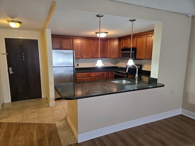 Photo - 20-30-30 Daniels St Unit 607