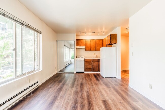 Photo - Camelot Apartments