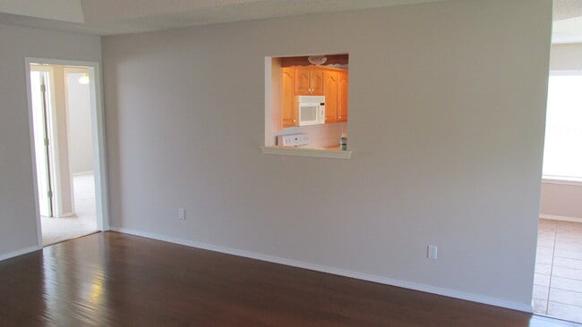 Photo - 1902 SW Spruce Rd