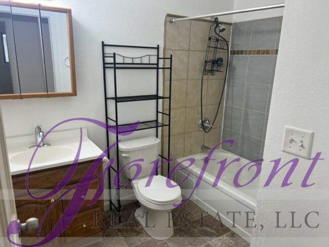 Photo - 1335 S Lowell St