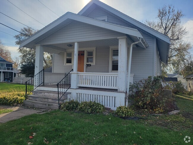 Front - exterior - 1625 J Ave NE Rental