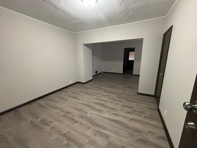Photo - 86th,W.3285 Unit Down