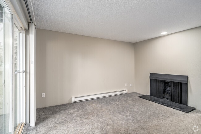 1BR, 1BA - 666SF - Living Room - Hillcrest Estates