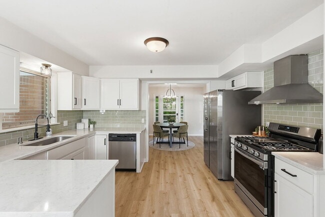 Photo - 1905 Millbank St SE