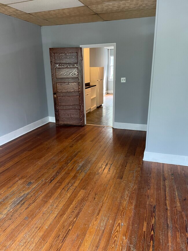 Sala de estar - 3107 N Calvert St Unidad 2