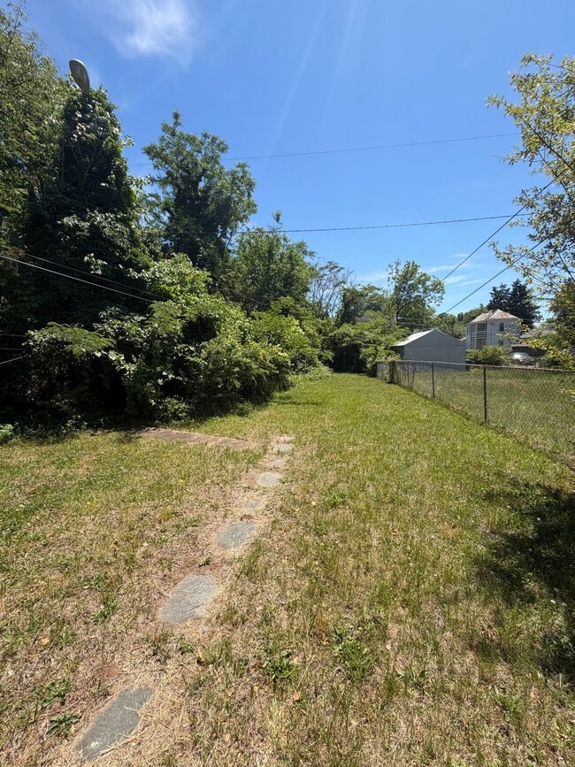Photo - 611 Milton St