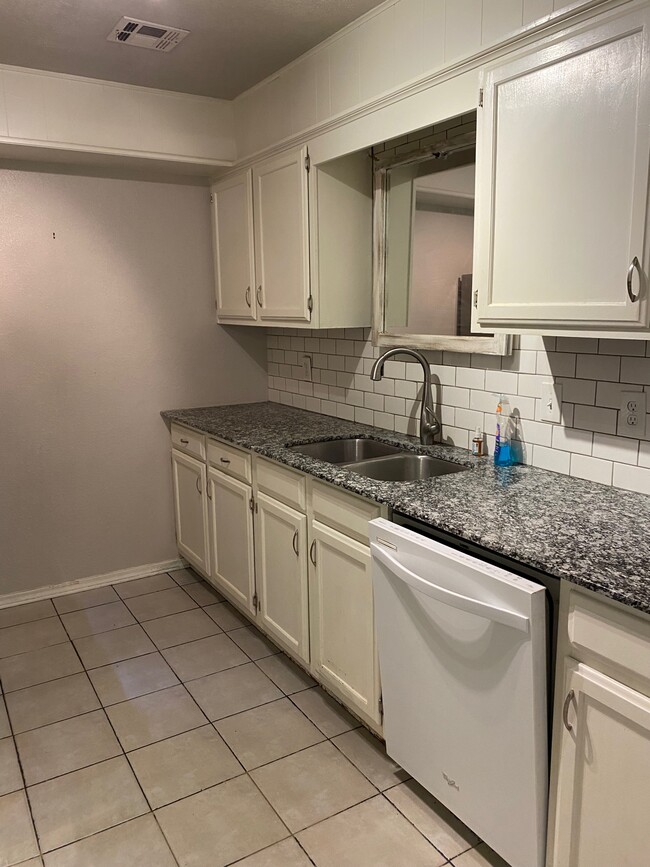 Photo - 12303 SW 14th St