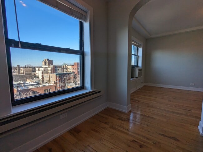 Photo - 557 W Arlington Pl Unit 5