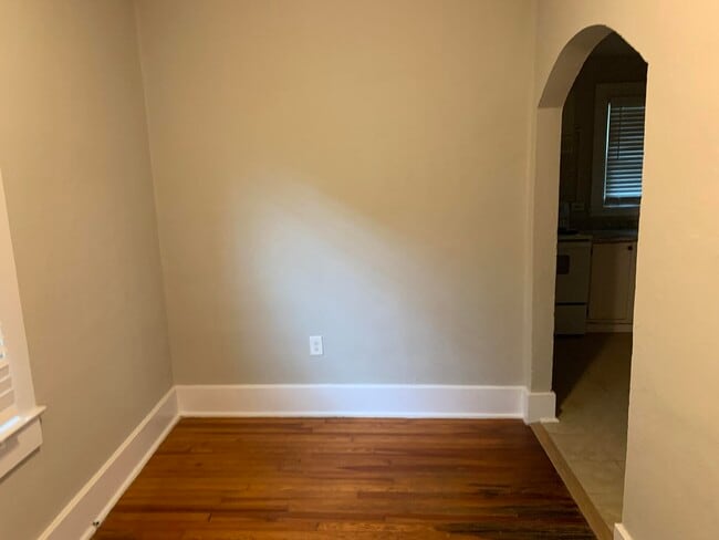 Photo - 712 Heard Ave