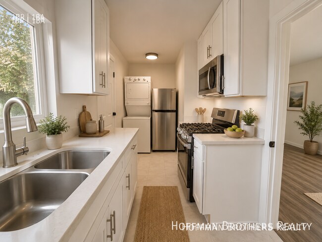 2632 1/2 Arvia St-