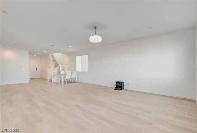 Photo - 10276 Thurso Ave