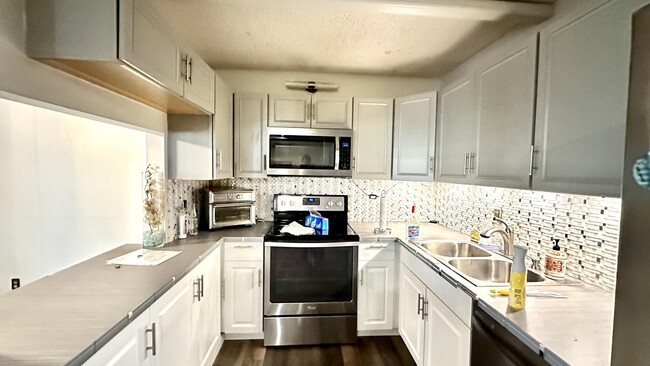 Photo - 533 Shady Pine Way Unit B1