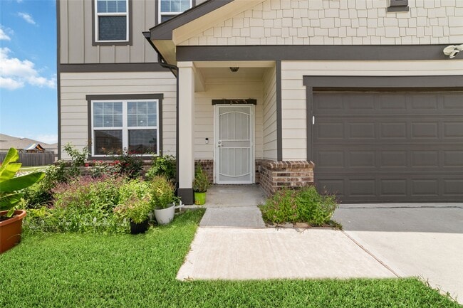 Photo - 1001 Wild Enclave Ln