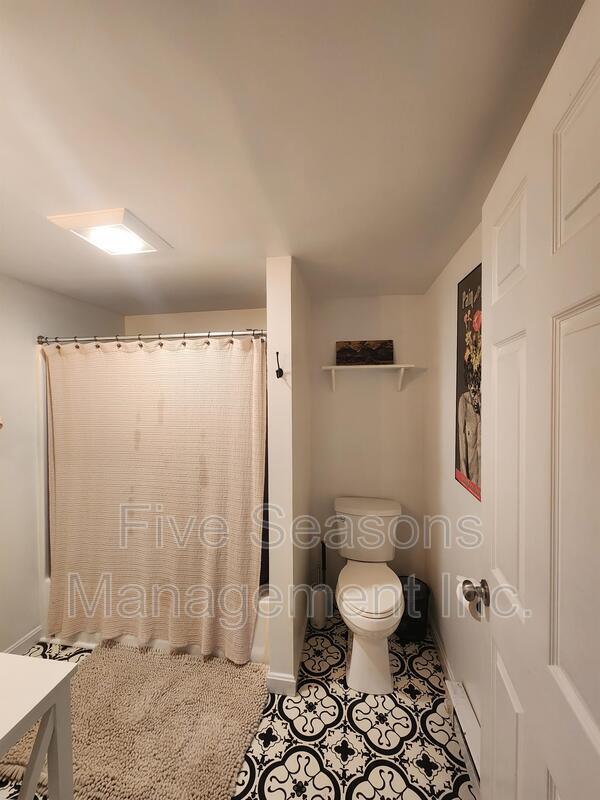 7072 North Ave 1 Condo Condo for Rent in Burlington, VT