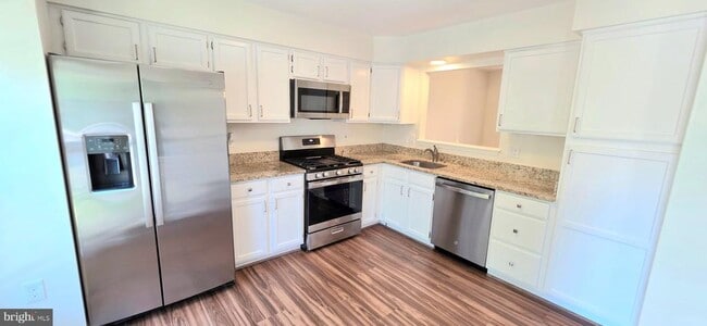 Photo - 6008 Raina Dr