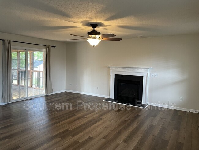 Photo - 346 Cresthaven Dr