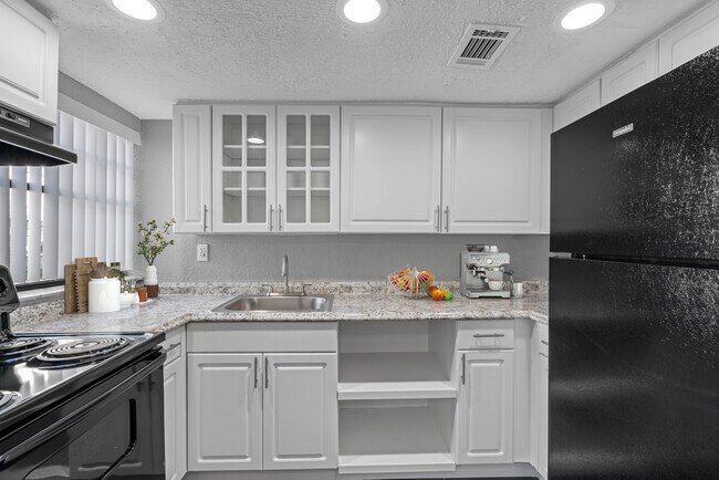 Photo - Montierra Apartments