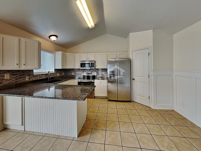 Photo - 243 W Peppermint Cir