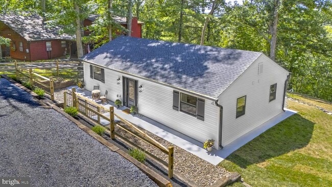 Photo - 440 Redbud Ln
