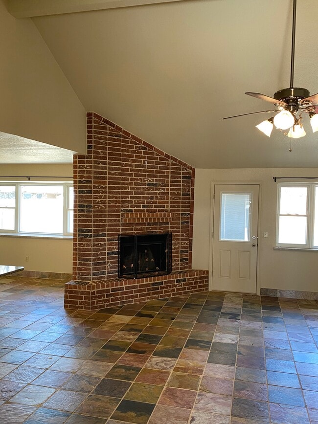 Photo - 1917 Dena Dr
