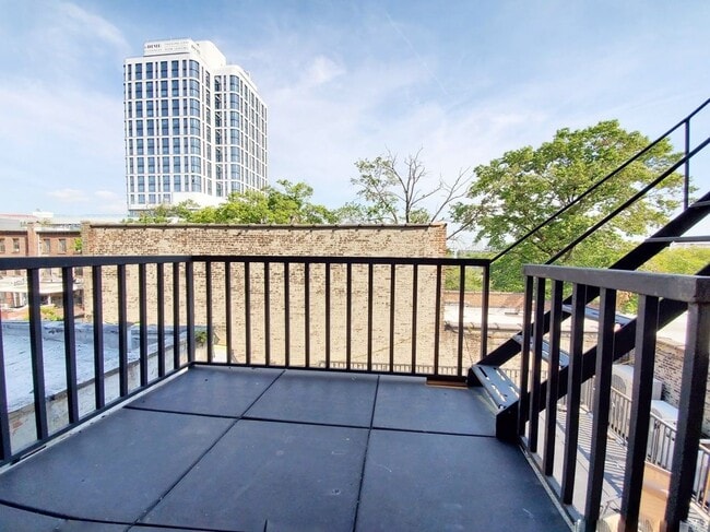 Photo - 301 Broadway Apartments Unit 3B
