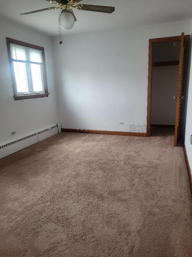 Photo - 5549 S Meade Ave