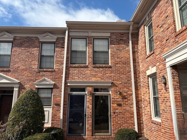 Photo - 2032 Graybar Ln