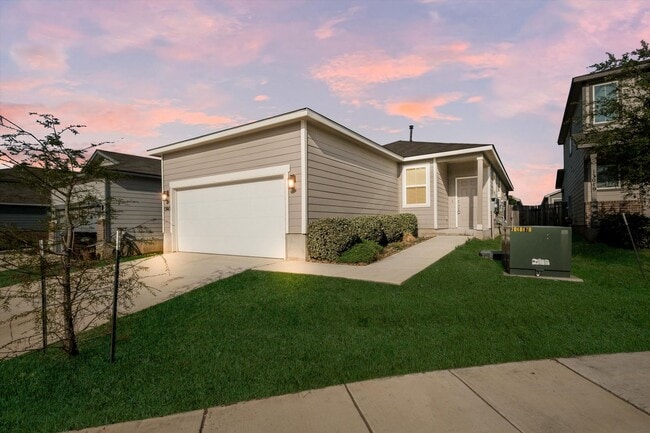 Solar-Powered Home with Modern Finishes & Included Fridge - Solar-Powered Home with Modern Finishes & Included Fridge