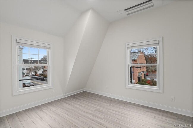 Photo - 225 Katonah Ave Unidad 1