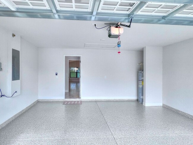 Photo - Beautiful 3-bedroom, 2-bath House in a Lake front community