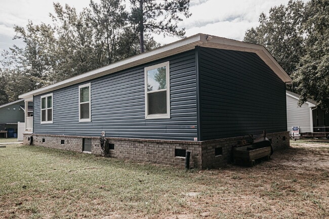 Photo - Inviting 3 bed, 2 bath Mount Pleasant rental Unit B