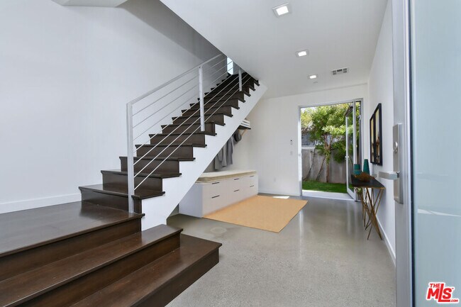 Photo - 11610 Ohio Ave Unit #1