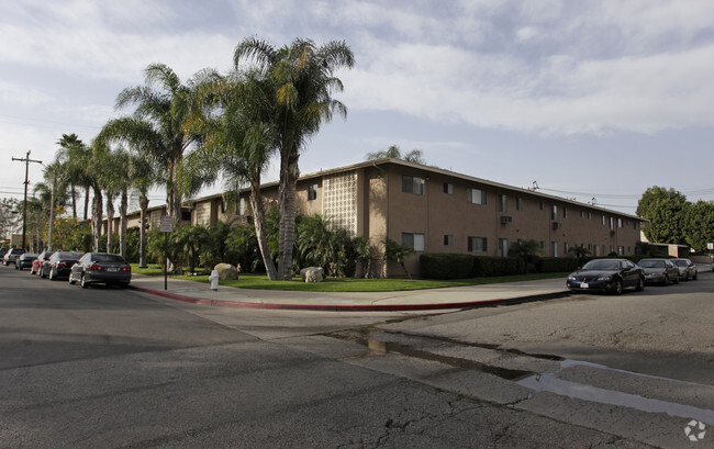 The Ponderosa - The Ponderosa Apartments