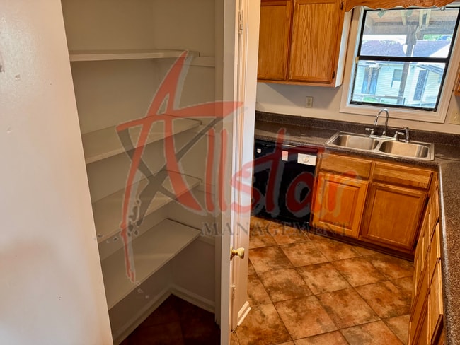 Photo - 1580 Gilford Cove E