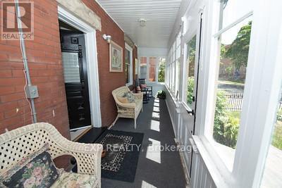 Photo - 56 John St Unité #2