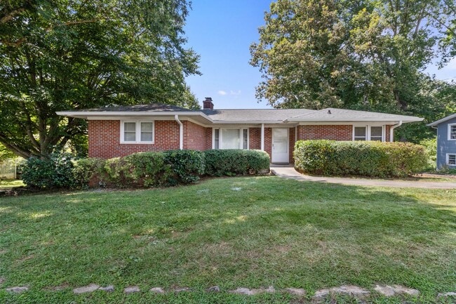 Building Photo - 559 Bailey St Unit A