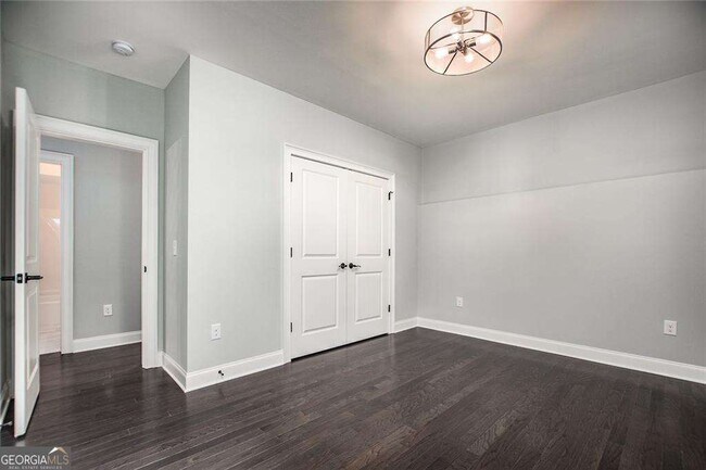 Photo - 338 7th St NE