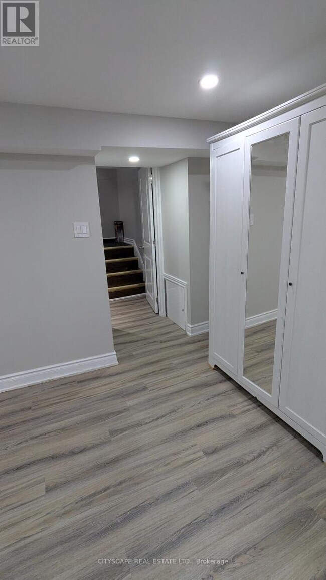16 Melody Rd