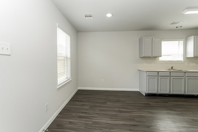 Photo - 2410 High Island Way