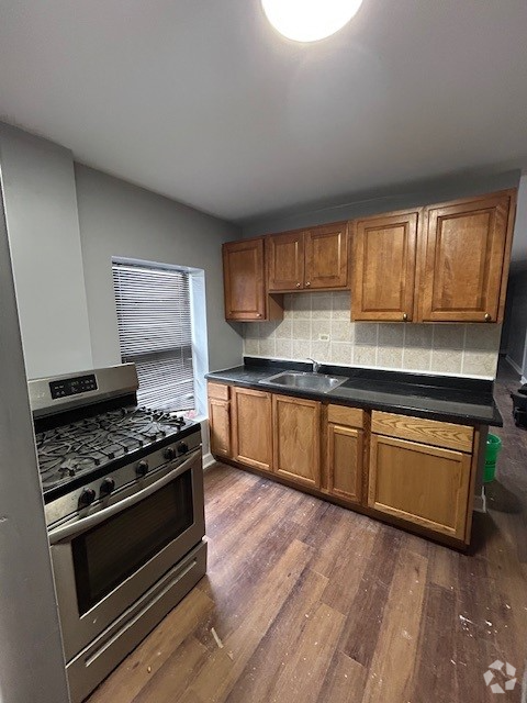 Building Photo - 1531 S Kenneth Ave Unit BSMT Rental