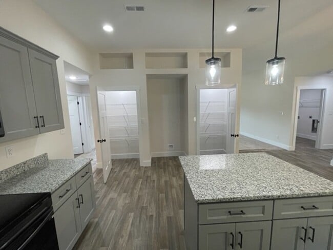 Photo - Maryville 37804 - 4 bedroom, 2 bath home - Call Ed Johnson 865-924-5045
