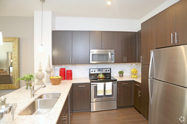 2BR, 2BA - 2A - 975 SF
