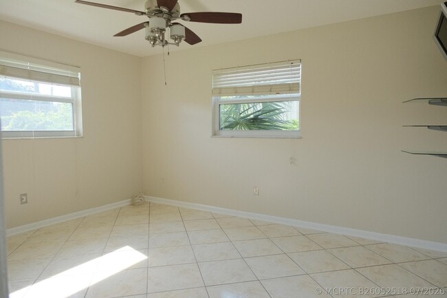 Photo - 980 Woodland Ave